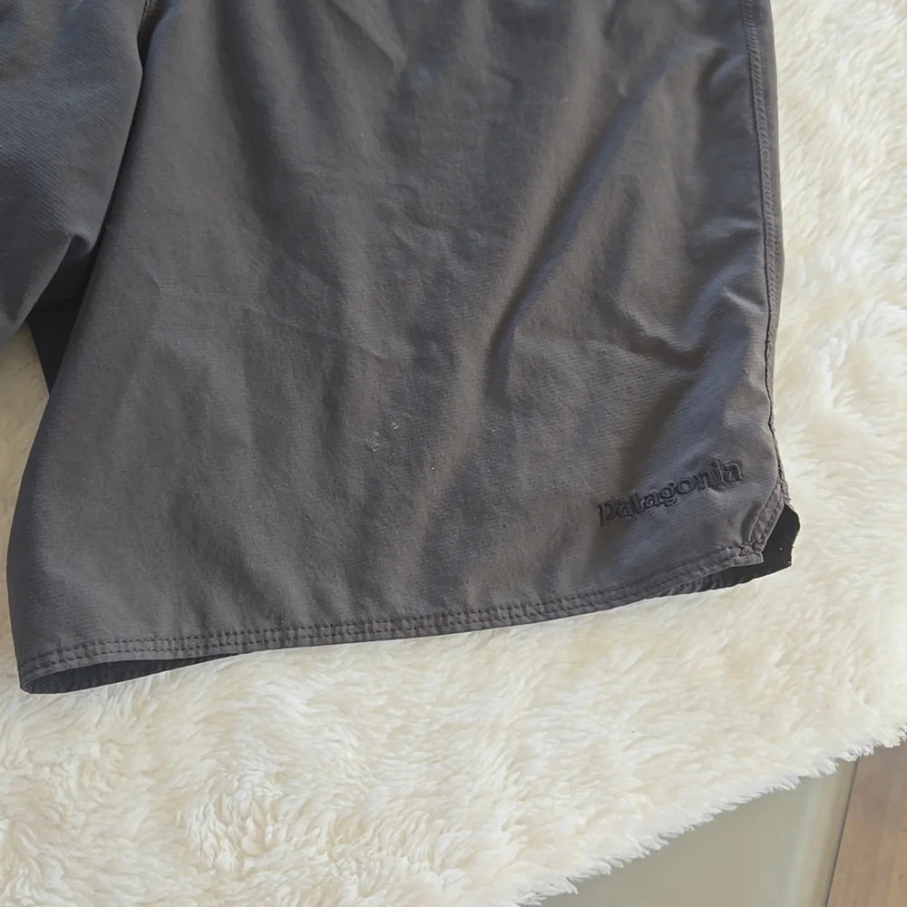 Patagonia Men's Shorts - Picture 8 of 13